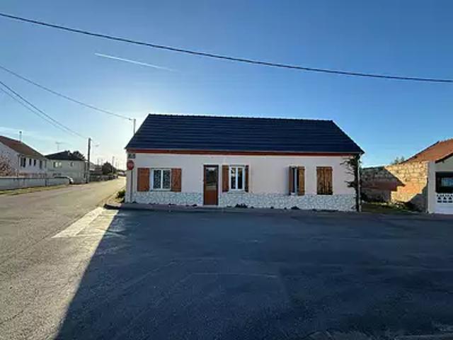 Commentry 03600 Achat / Vente maison 5 pièces t5 au dernier étage cave