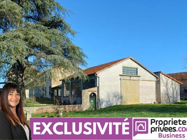 COMMELLE VERNAY Entrepôt 130 m² avec 1400 m² de terrain