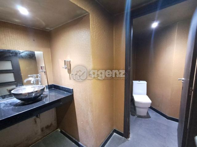 Commerce à vendre 590 m² Triangle d'Or Casablanca
