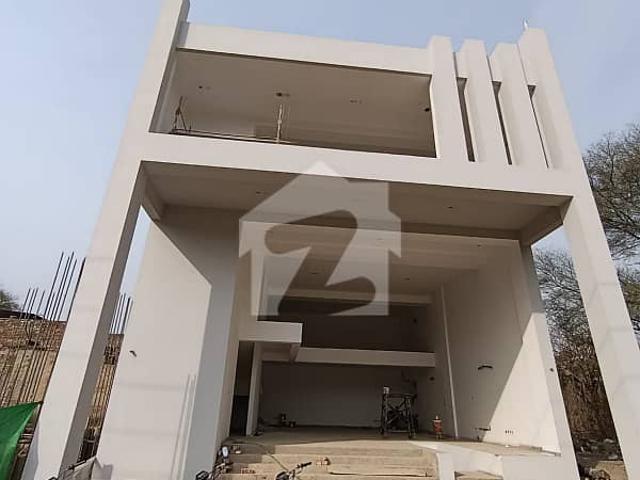 Commercial building for rent in cantt