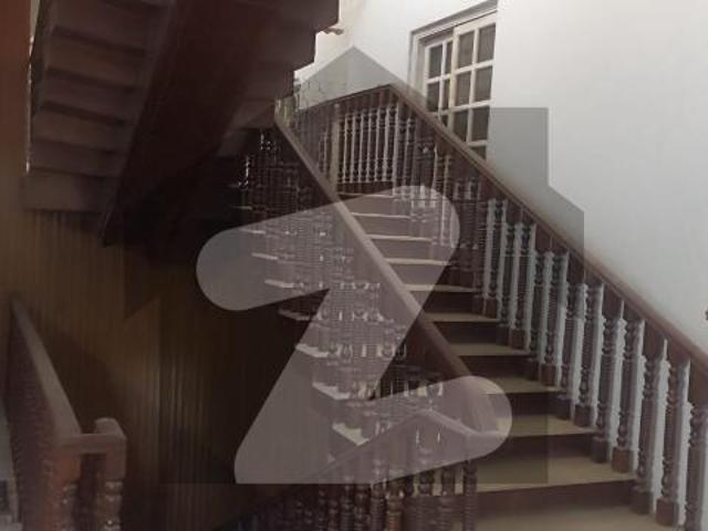 Commercial Bungalow Property For Rent Clifton Block 8