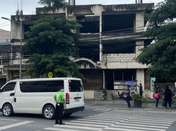 Commercial Bldg along Alabang Zapote Rd, Pamplona Tres, Las Pinas
