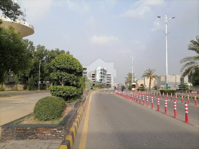Commercial Broadway Block A 8 Marla Commercial Plot Up For sale