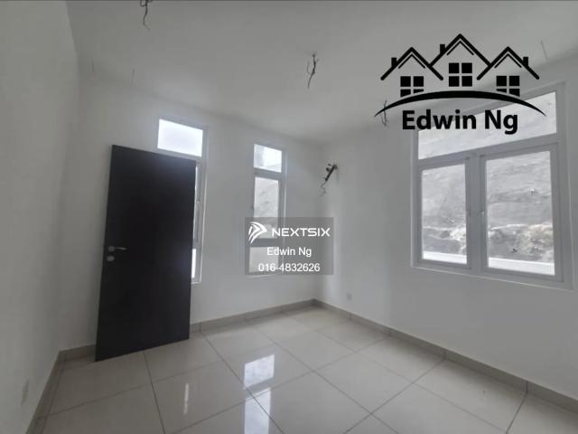 Commercial Ground Floor Shoplot For Rent @ Juru Sentral 商业底层店面出租