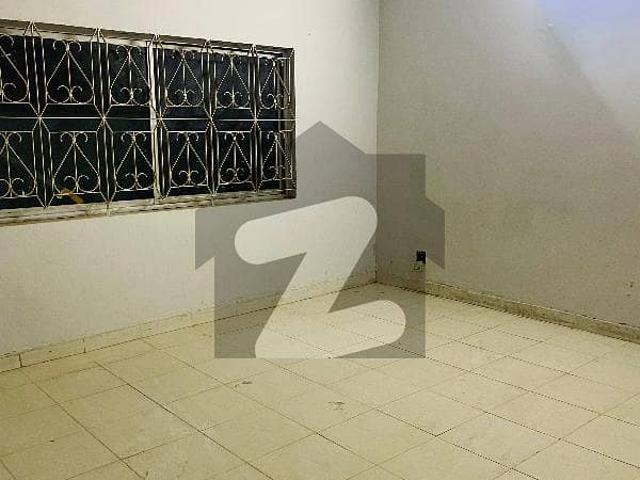 Commercial portion ground floor 5 rooms tiles flooring nearby hasan square