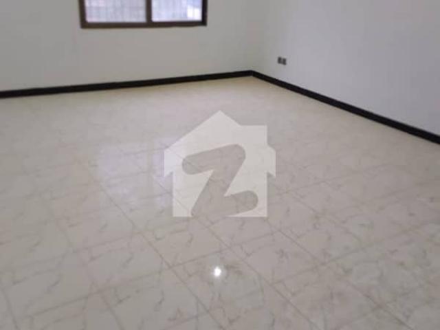 Commercial portion Reserve A Centrally Located Upper Portion Of 240 Square Yards In Gulshan e Iqbal Block 13/C