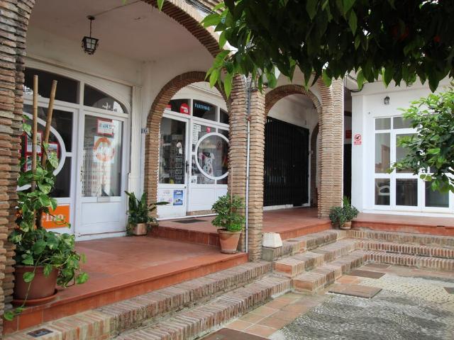 Commercial premise for rent, Las Chapas, Marbella