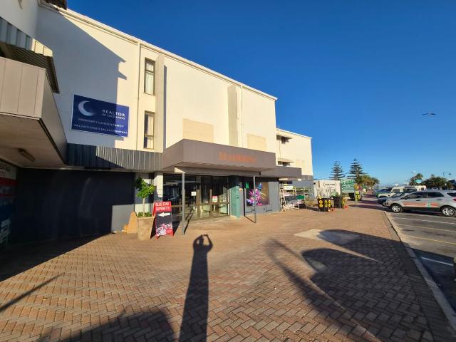 Commercial Property in Middedorp To Rent