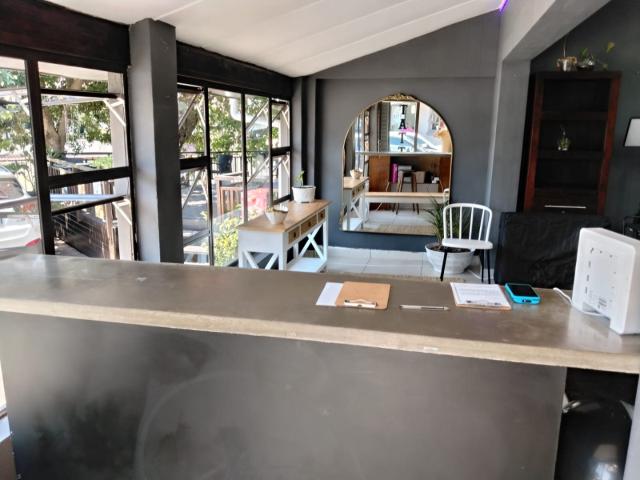 Commercial Property in Durban North To Rent
