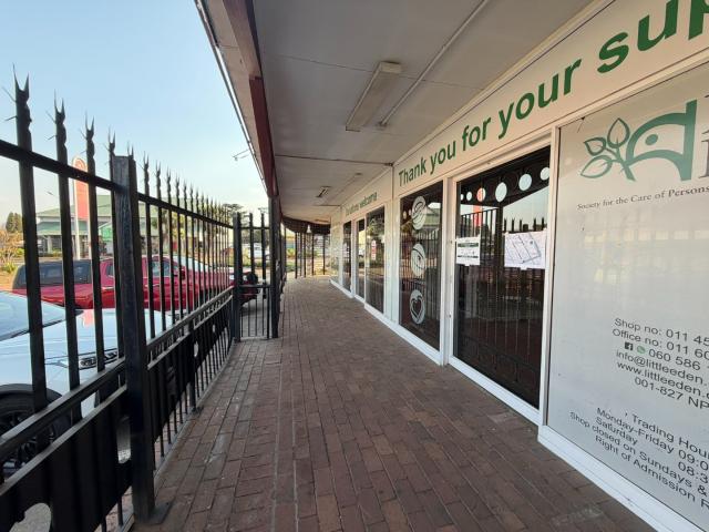 Commercial Property in Edenvale Central To Rent