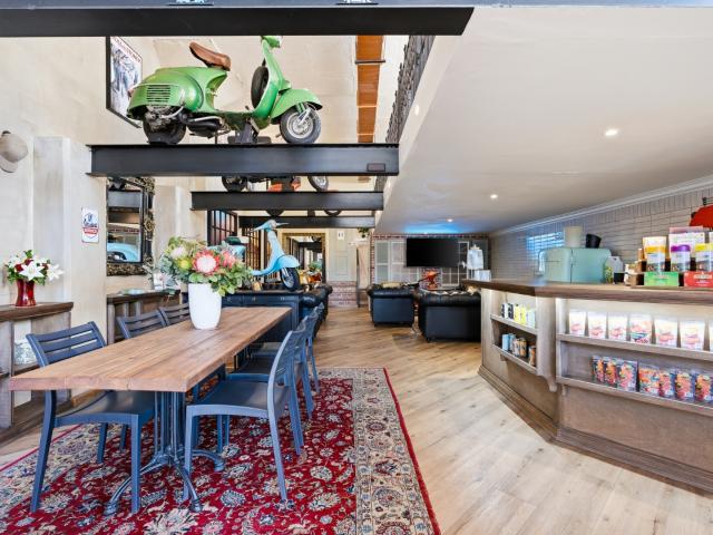 Commercial Property in Gardens For Sale