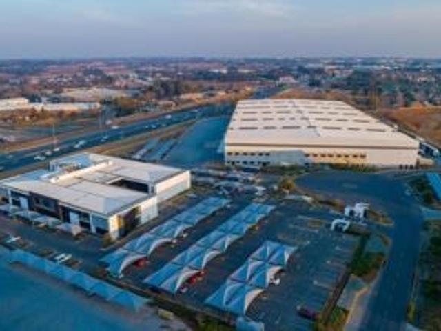 Commercial Property in Glen Marais To Rent