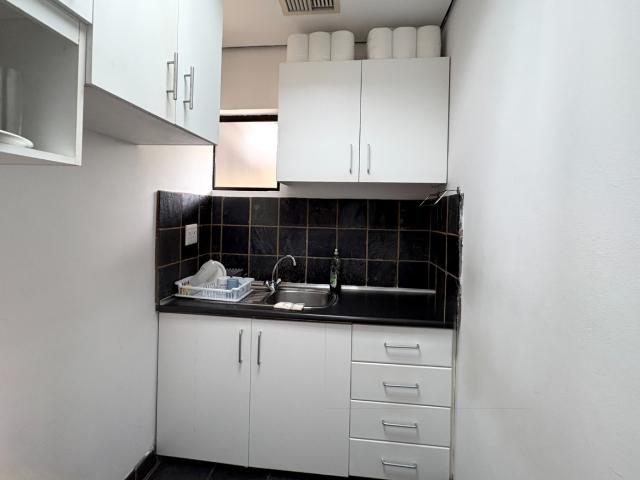 Commercial Property in La Lucia To Rent