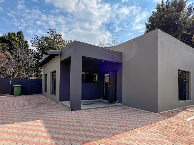 Commercial Property in Randhart To Rent