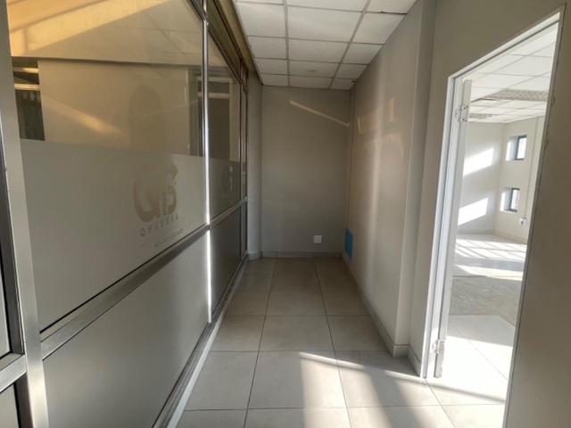 Commercial Property in Sunninghill To Rent