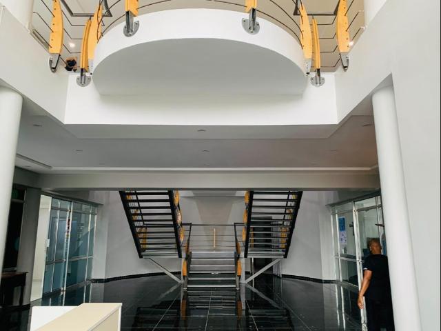 Commercial Property in Sunninghill To Rent