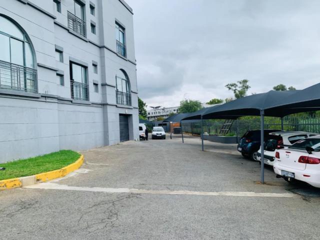 Commercial Property in Sunninghill To Rent