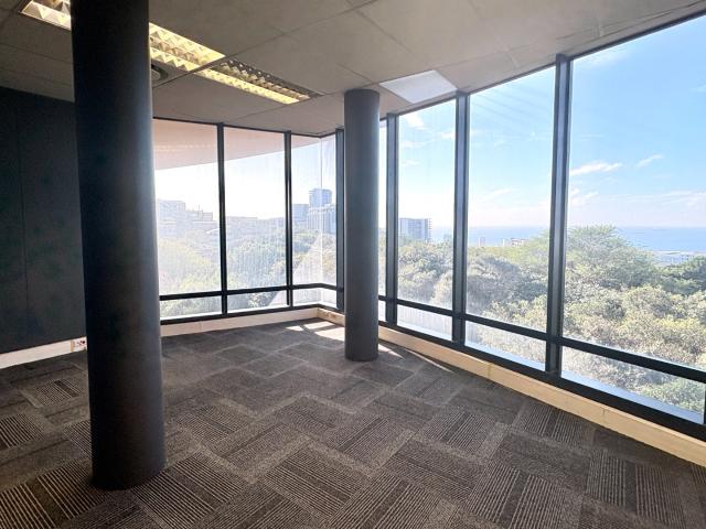 Commercial Property in Somerset Park To Rent