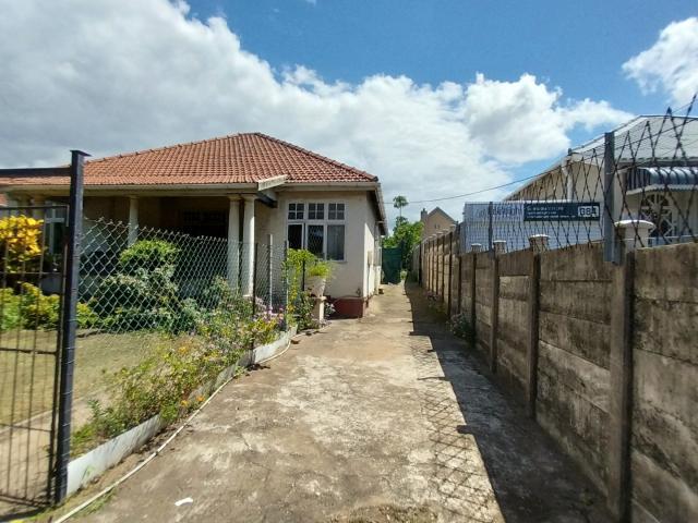 Commercial Property in Umbilo For Sale