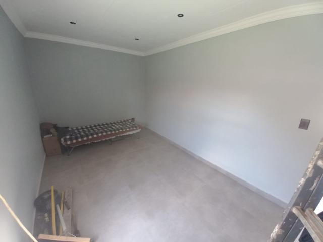 Commercial Property in Villieria To Rent