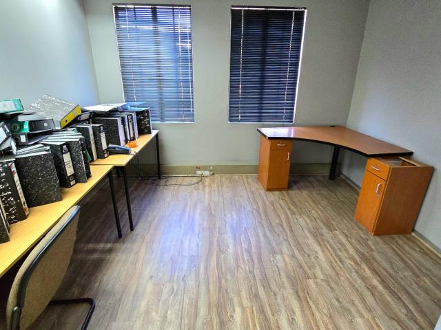 Commercial Property in Willowbrook To Rent
