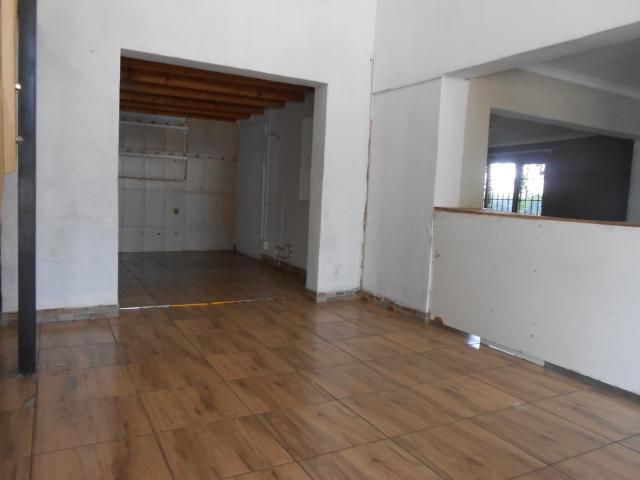 Commercial Property in Wonderboom South To Rent