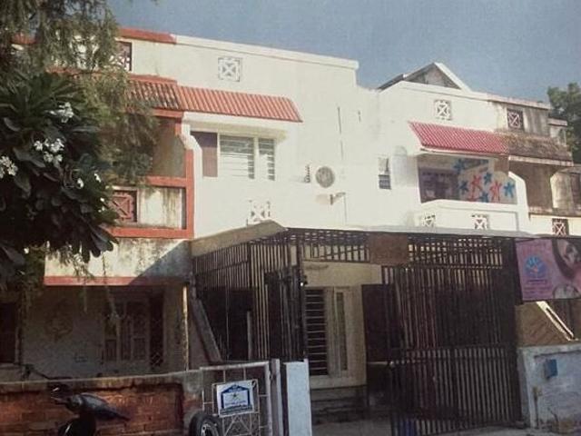 Commercial Shop 3000 Sq.Ft. In Bodakdev Ahmedabad Listing ID: #10395