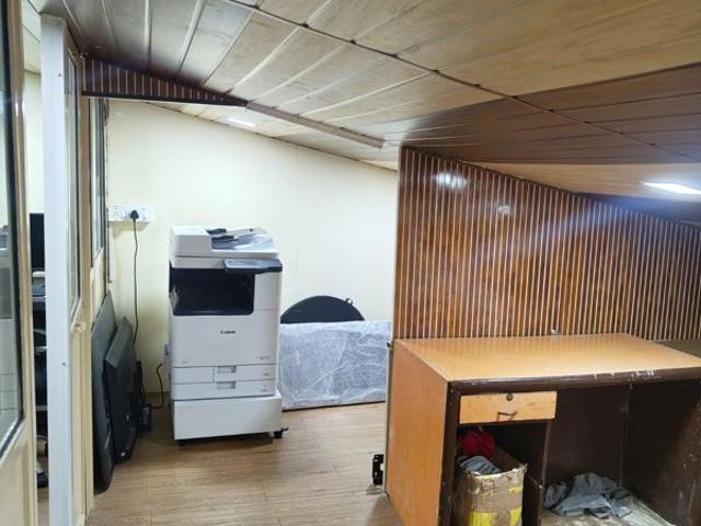 Commercial Shop 400 Sq.Ft. In Andheri West Mumbai Listing ID: #10335