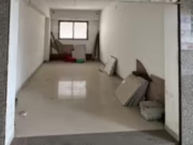 Commercial Shop 620 Sq.Ft. In Piplod Surat Listing ID: #9700