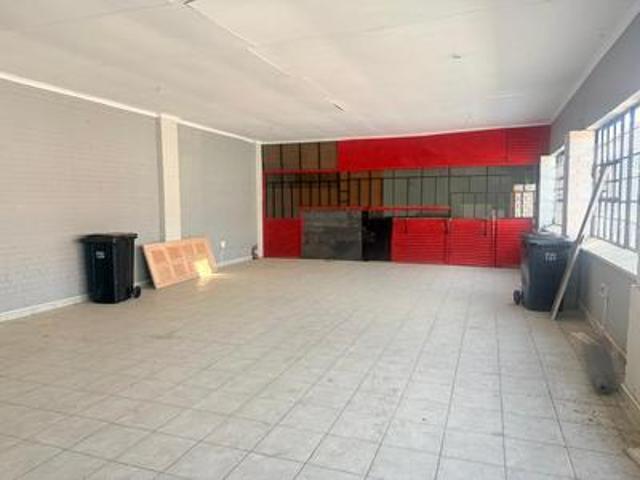 commercial shop to let in malvern jo.
