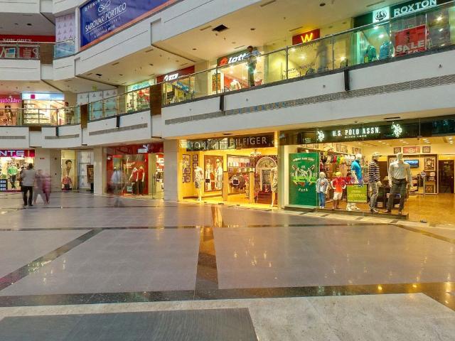 Commercial Showroom 1200 Sq.Ft. In Vaishali Sector 4 Ghaziabad Listing ID: #10382
