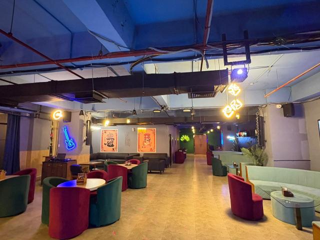 Commercial Showroom 2400 Sq.Ft. In Gomti Nagar Lucknow Listing ID: #9921