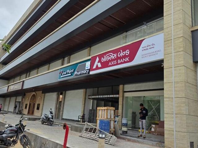 Commercial Showroom 2736 Sq.Ft. In Mavdi Rajkot Listing ID: #10384