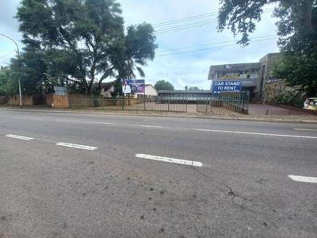 commercial space for rent on very bu.