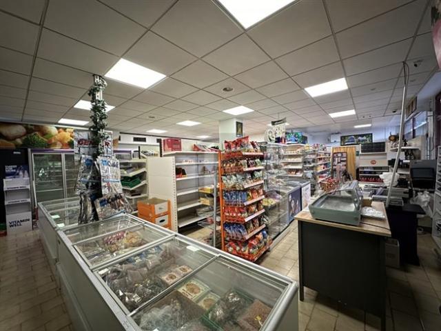 TOLLES LEBENSMITTELGESCHÄFT IN THÔNEX