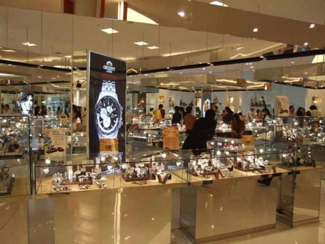 GENF PREMIUM SHOP IM HERZEN DER STADT, STARK FREQUENTIERTER STANDORT, DER VERKAUFT WIRD