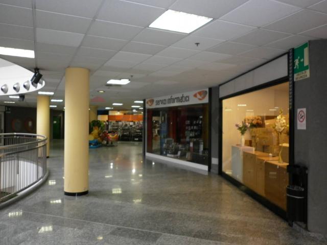 Commerciale Altro in affitto a Brugherio