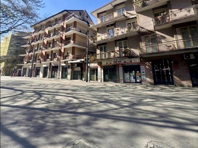 Commerciale in vendita a Avellino, Via Circumvallazione