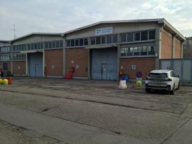 Commerciale in vendita a Parma