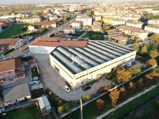 Commerciale in vendita a Torbole Casaglia