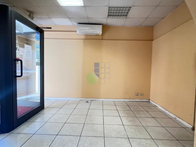Commerciale in affitto a Livorno