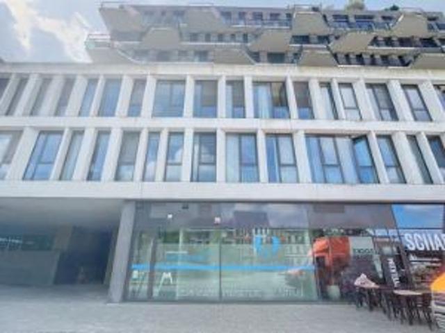 Commerciële ruimte van 122m² in de Cadixwijk
