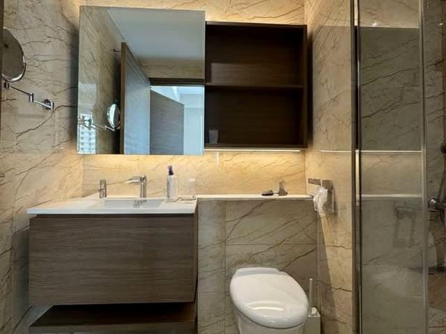 Commonwealth Towers D3, Condominium