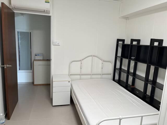 Common Bedroom with Private Bathroom