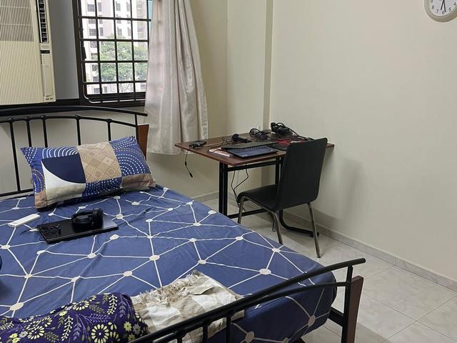Common Room @ 295B Compassvale Crescent 7 Min from Sengkang MRT / 5 Min Walk