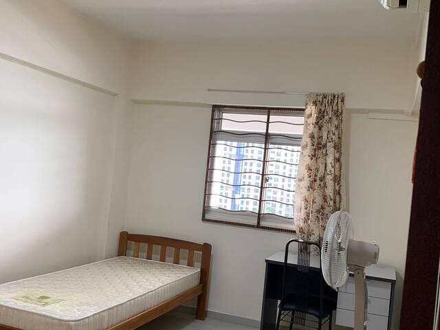 Common Room @ Tampines For Rent Female Environment