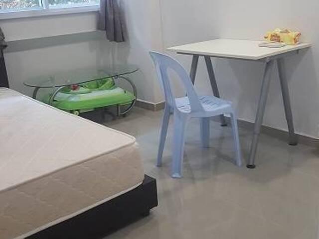 Common Room @ Whampoa South BLK 49! NO AGENT FEES!