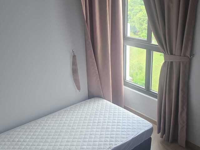 Common Room @ Yishun Ave 11 BLK 348C! SINGLE LADY OWNER!