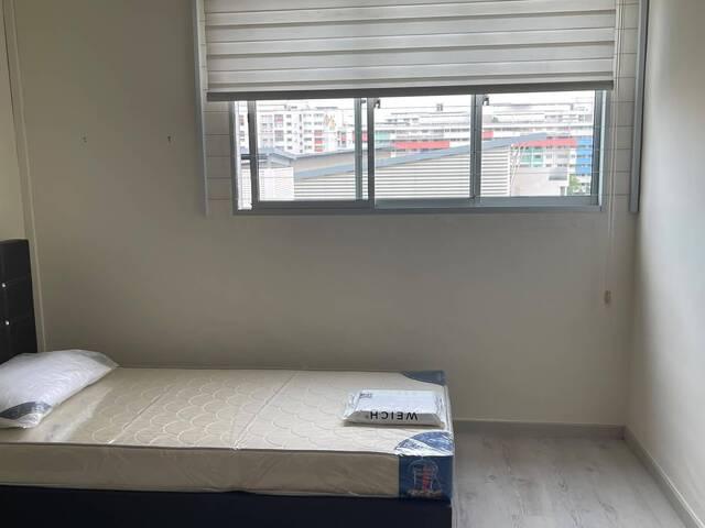 Common Room @ Yishun Ave 5 BLK 706! NO AGENT FEE!
