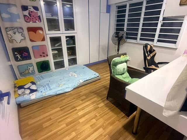 Common Room along with own toilet for Rent in Bukit Panjang